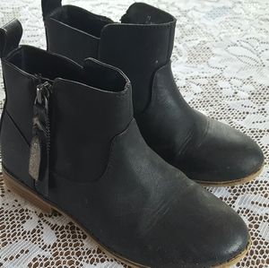 CAT & JACK - SIZE 13 - BLACK BOOTS - SIDE ZIP